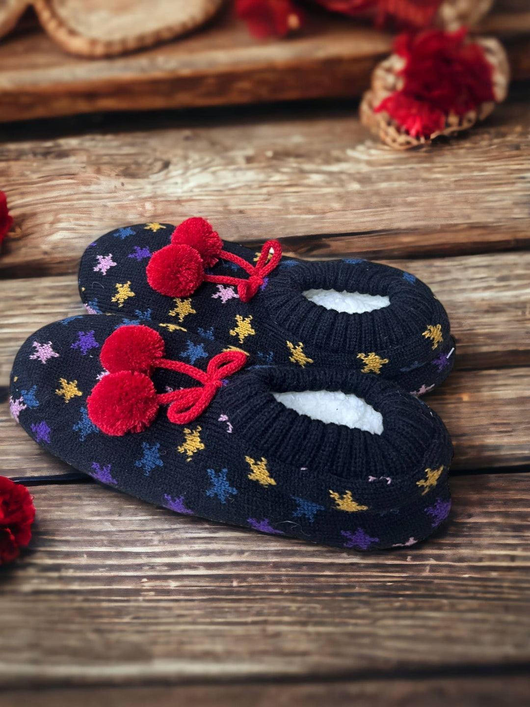 SHINING STARS BLACK SUPER COSY SLIPPER SOCKS