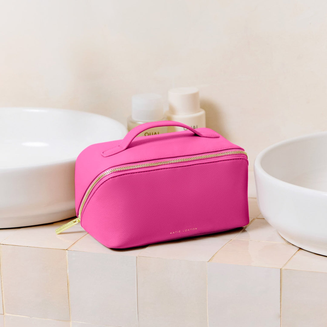 MEDIUM MAKE UP WASH BAG MAGENTA