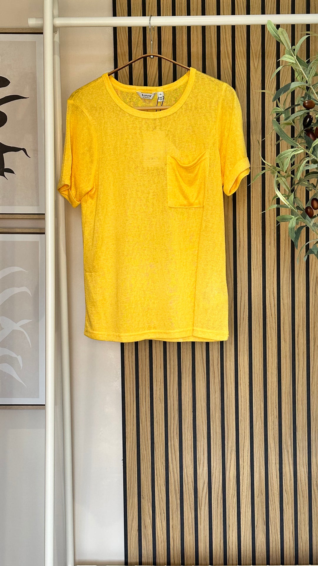 YELLOW SAKIA CREW NECK T-SHIRT