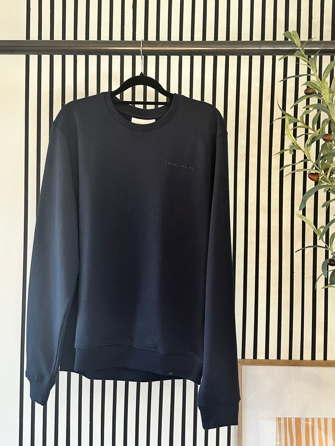 SEVERIN DARK NAVY CREW NECK SWEATSHIRT