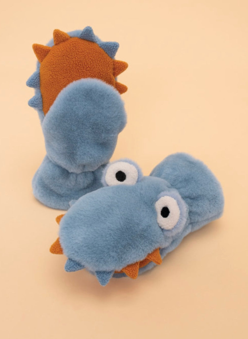 ICE GOOFY MONSTER FLUFFY MITTENS