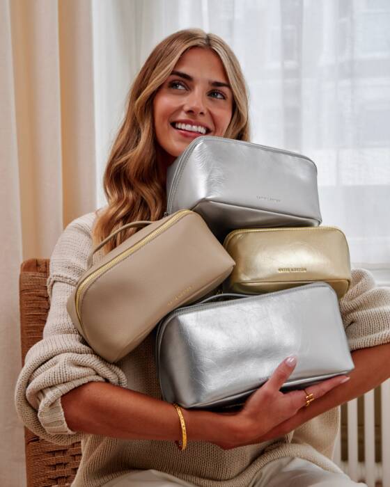 PATENT CRACKLE GOLD FOLD-OUT MIRROR MAKE UP BAG