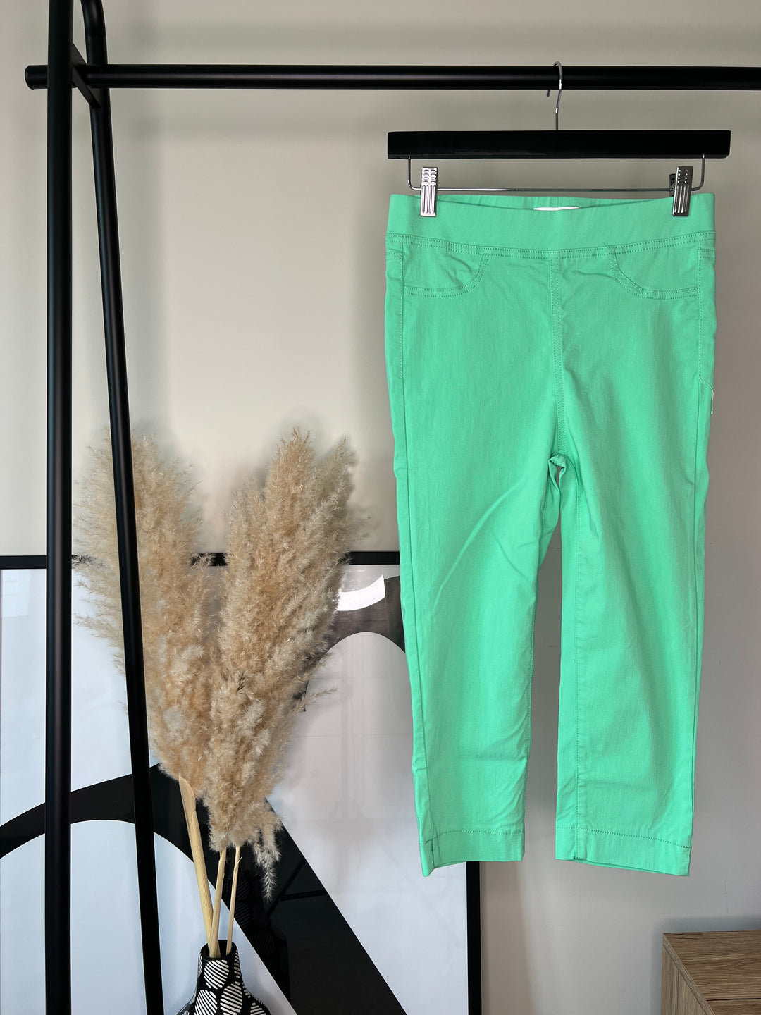 SPRING BUD GREEN KEIRA DIXI CAPRI TROUSER