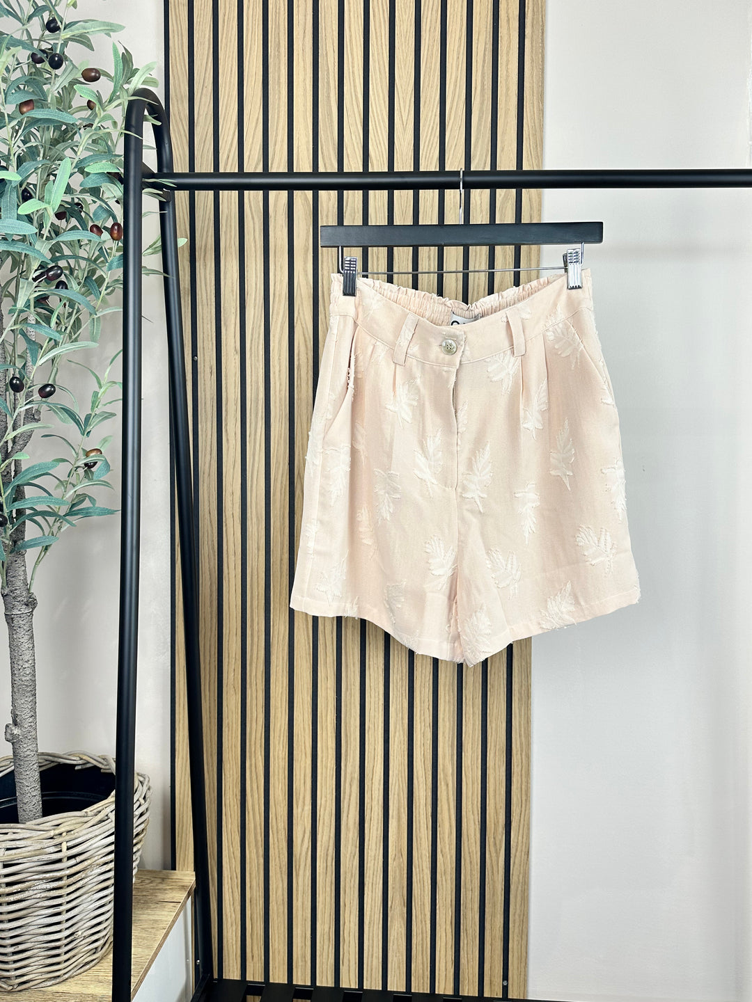 NATURAL ROSELLY SHORTS