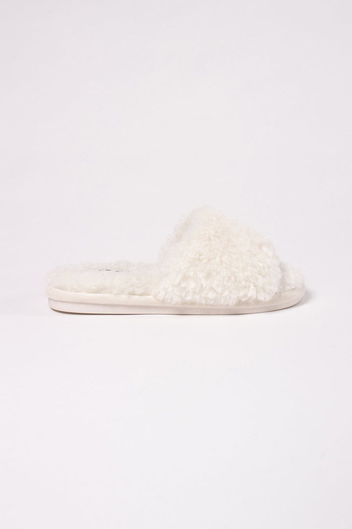 CANDY IN VANILLA SLIPPERS