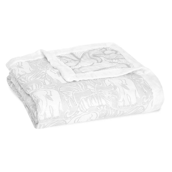 CULTURE CLUB ANIMAL KINGDOM SILKY SOFT DREAM BLANKET