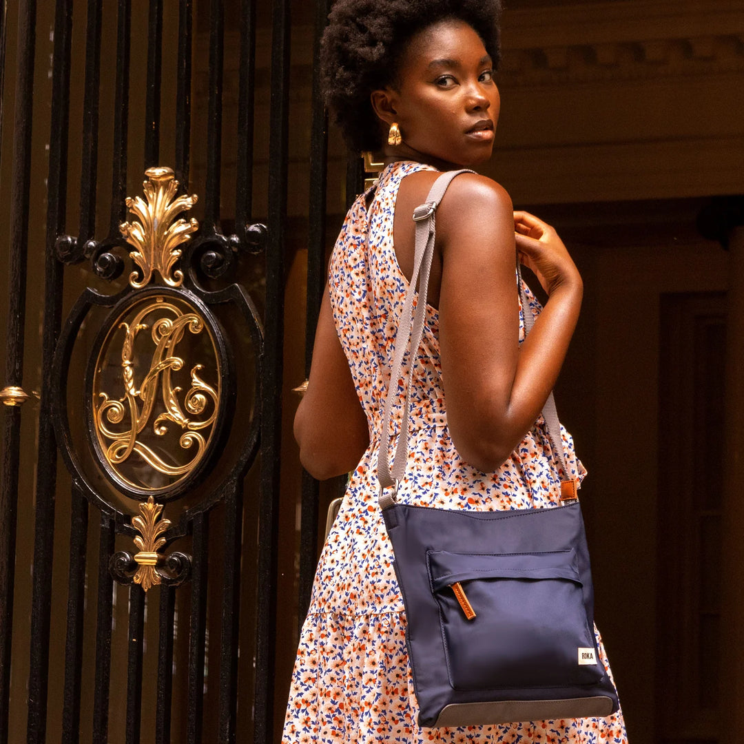 MIDNIGHT NAVY KENNINGTON SUSTAINABLE MEDIUM CROSSBODY BAG