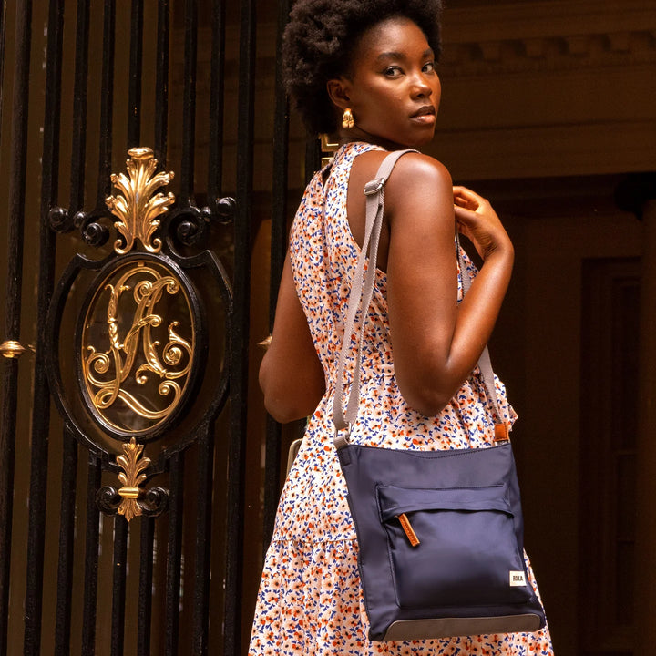 MIDNIGHT NAVY KENNINGTON SUSTAINABLE MEDIUM CROSSBODY BAG