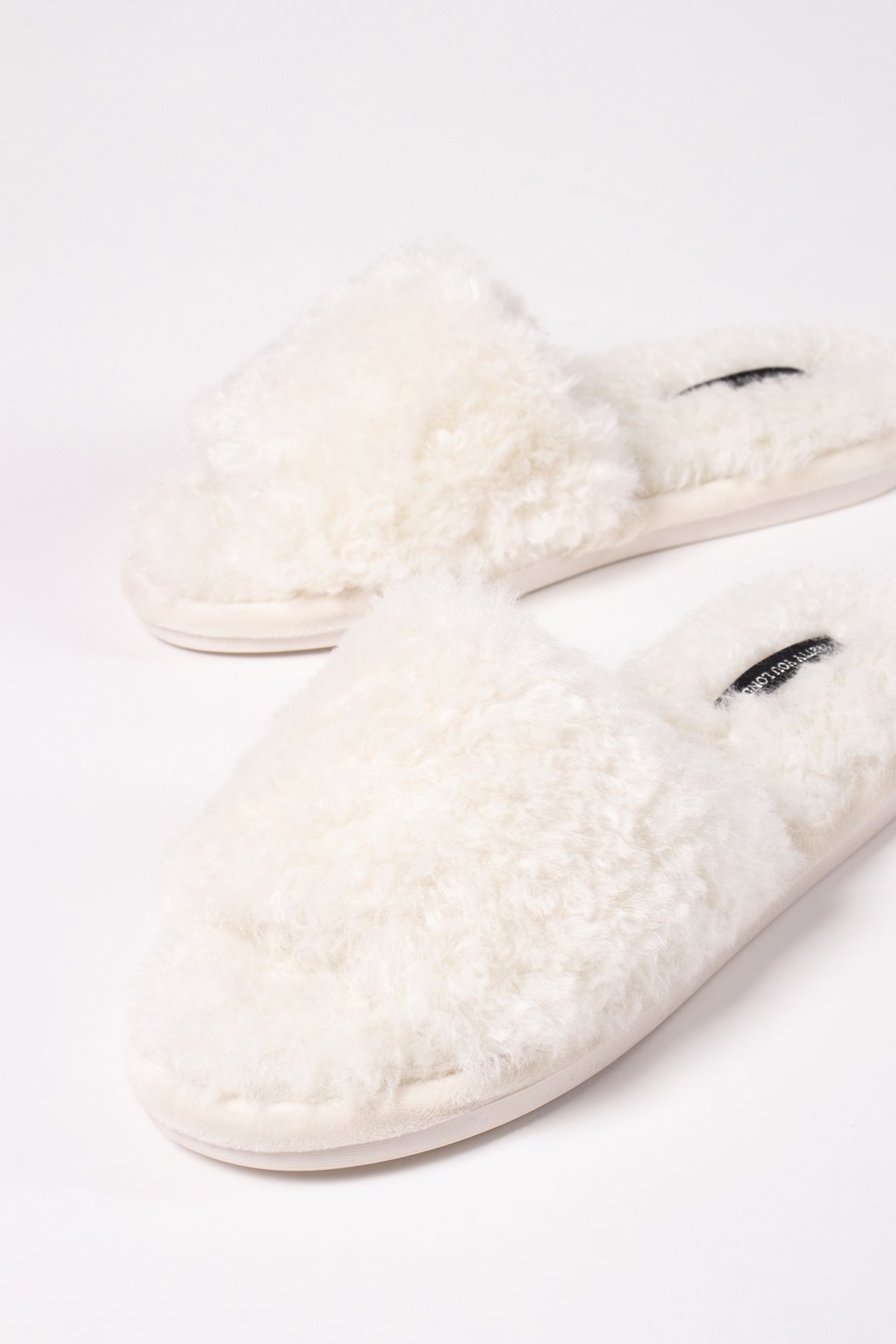 CANDY IN VANILLA SLIPPERS