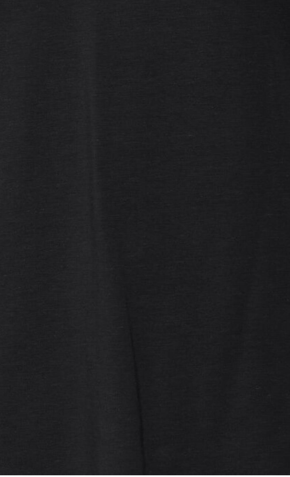 PAMILA V TEE BLACK