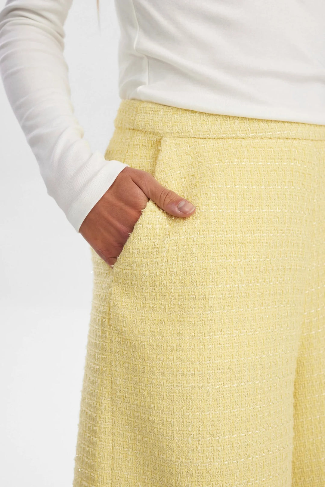 INDIA SHORTS GOLDEN GAZE
