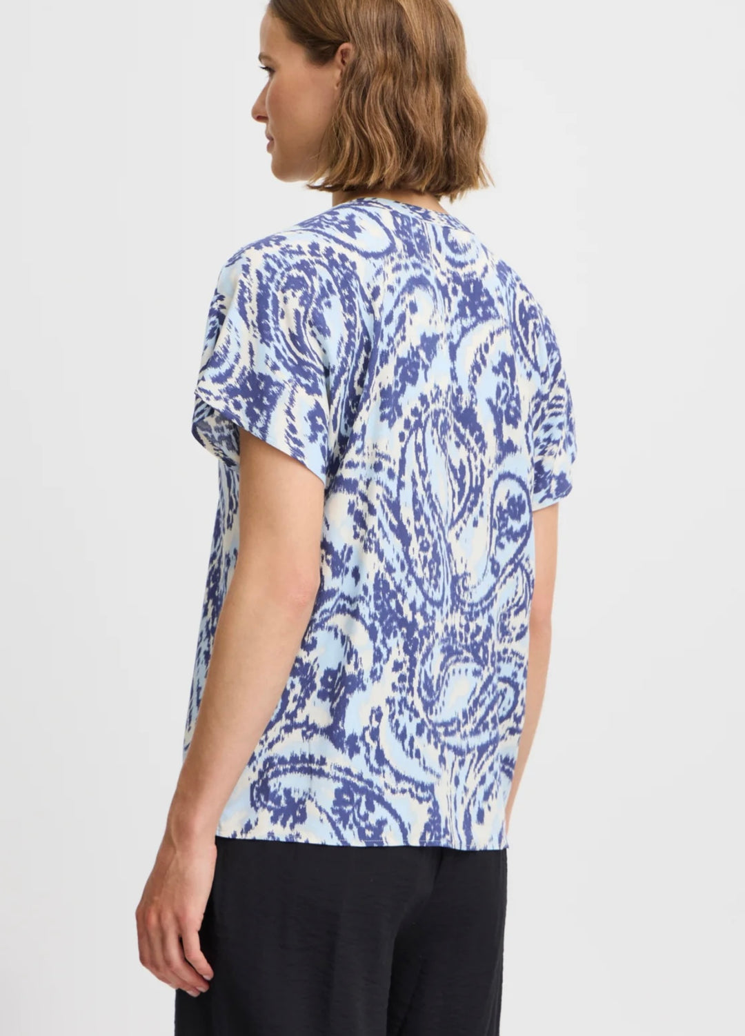 BLUE PAISLEY JOELLA V NECK TOP