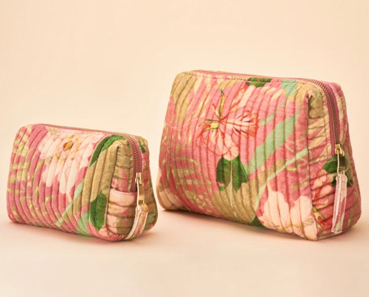 LARGE CANDY QUILTED DELICATE FLORAL WASH BAG