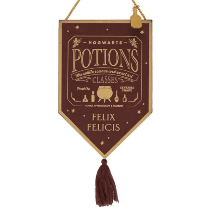 WARNER BROS ALUMNI FELIX FELICIS PENDENT