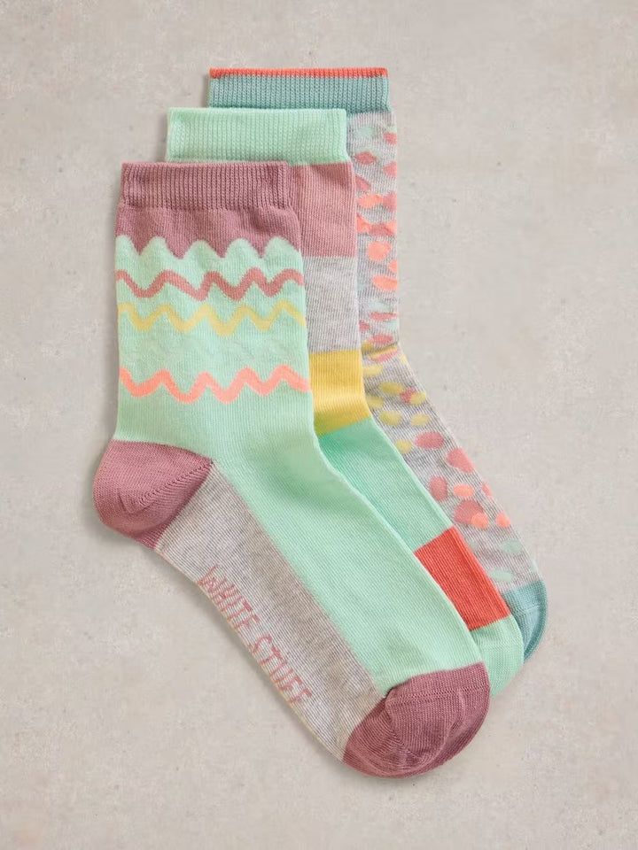 3PK SQUIGGLE ANKLE SOCKS SIZE 6-8