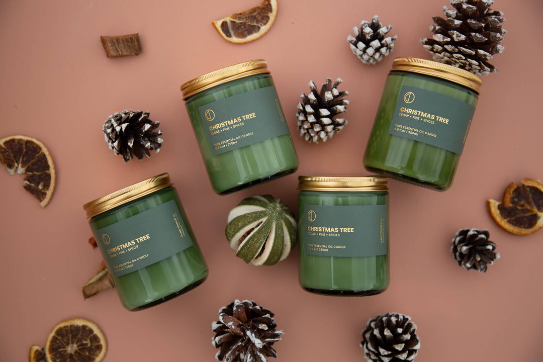 Merry Christmas (Bergamot + Cinnamon + Grapefruit + Bitter Orange + Star Anise) | Green Jar Candle: 120ml (Small)