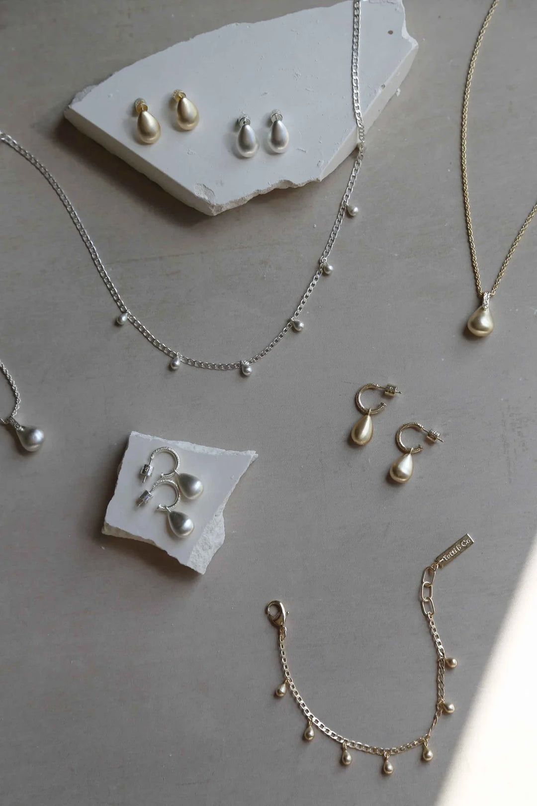 TEARDROP EARRINGS SILVER