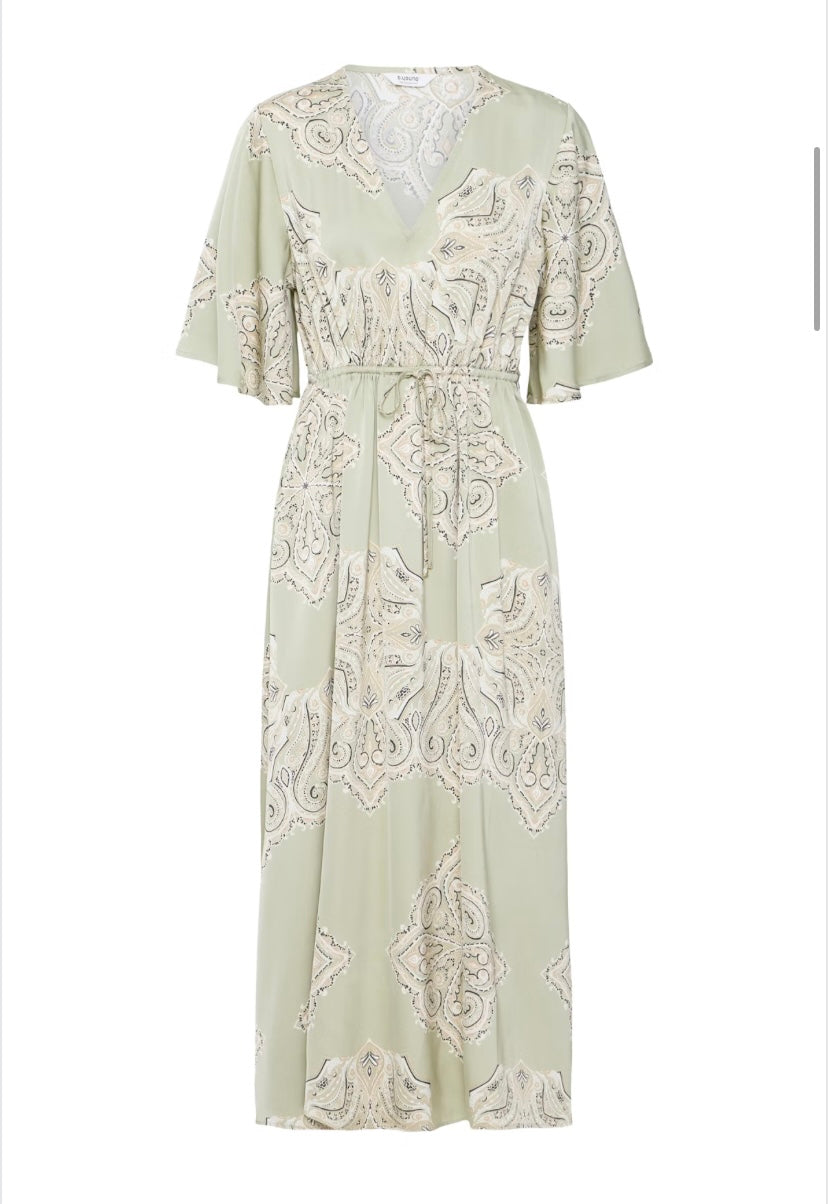 JANNIKE DRESS TEA PAISLEY MIX