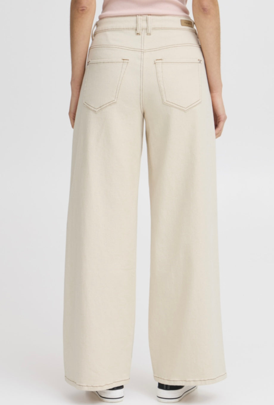 WHISPER WHITE ALINA HANNA JEAN