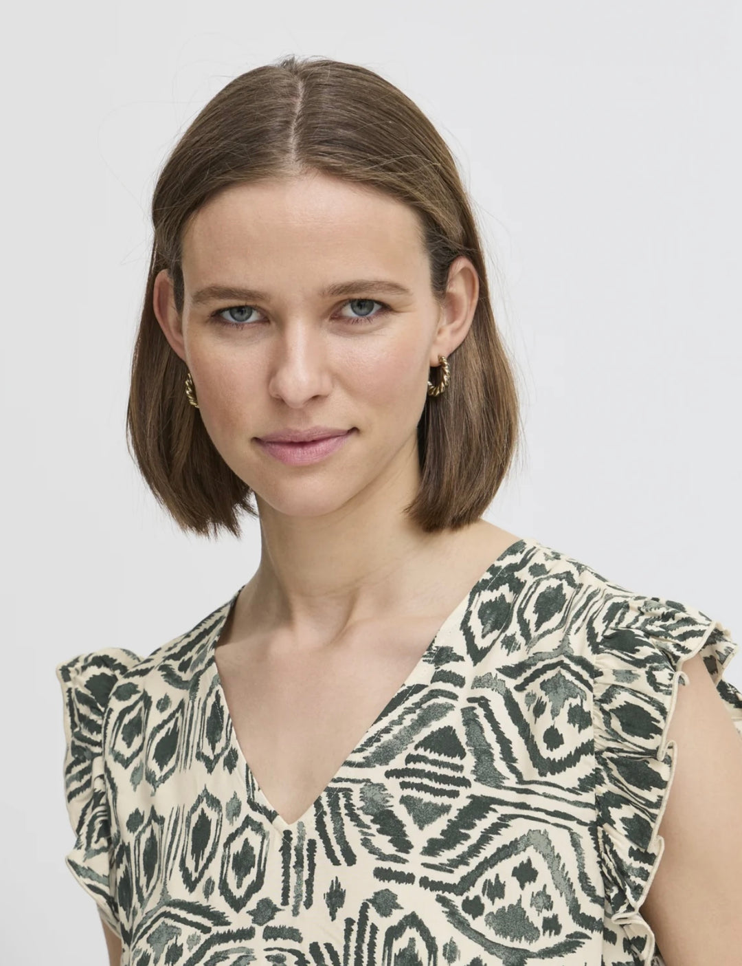ETHNIC JOELLA V NECK TOP