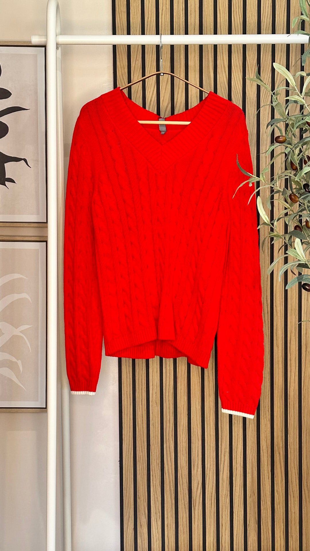 RACING RED BLENDA CABLE V NECK PULLOVER