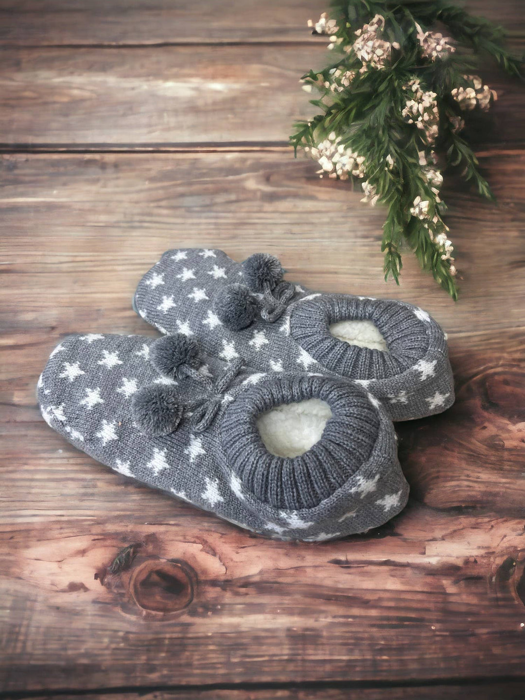 SHINING STARS GREY COSY SLIPPER SOCKS