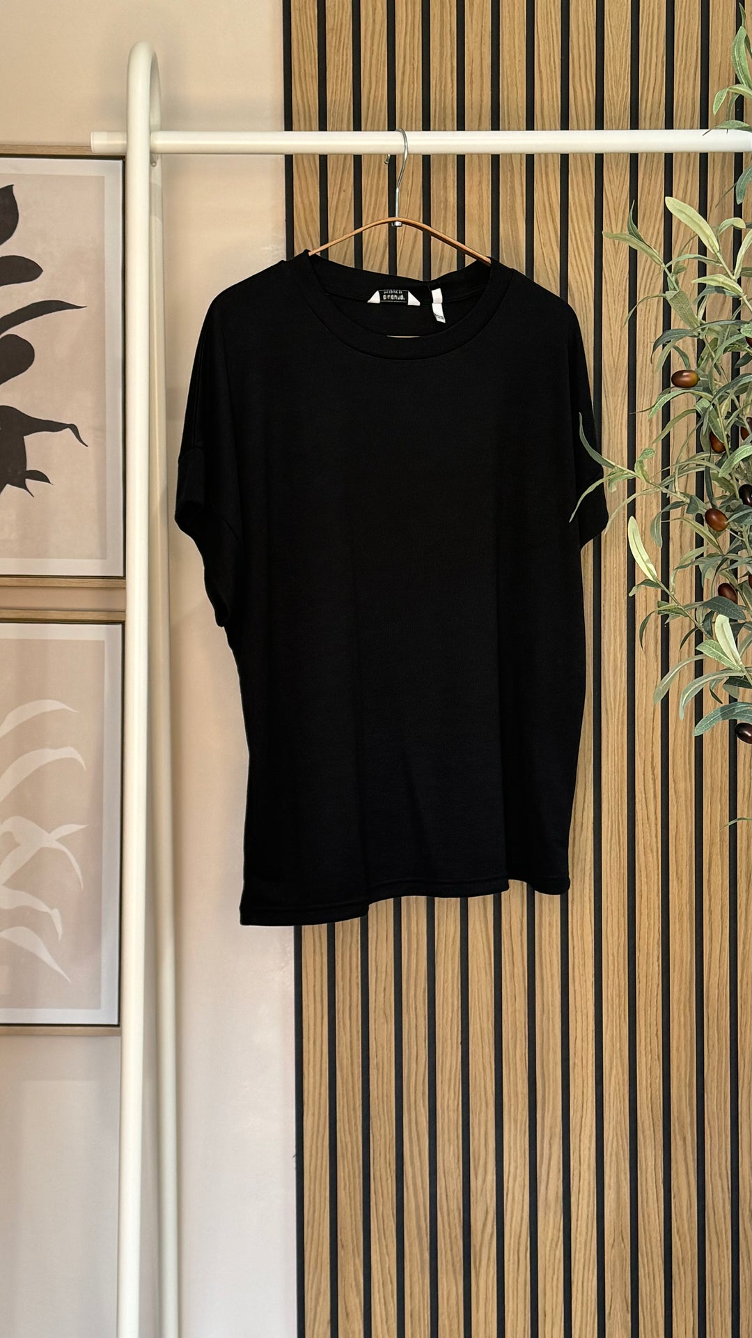 BLACK RYLIE T-SHIRT