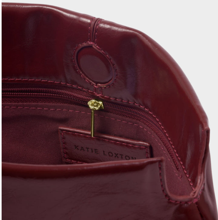 LAILA TEXTURED PATENT CLUTCH | CHERRY