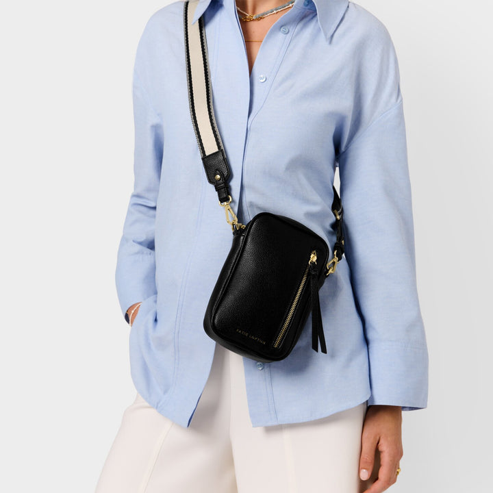 HALLIE SMALL CROSSBODY BAG BLACK