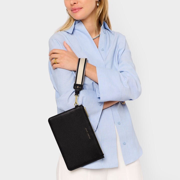 HALLIE WRISTLET POUCH BLACK 16CM