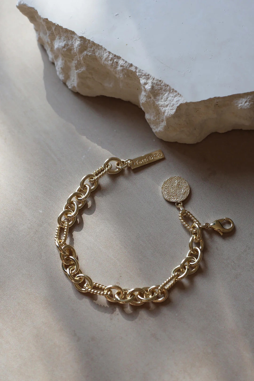 CREST GOLD BRACELET