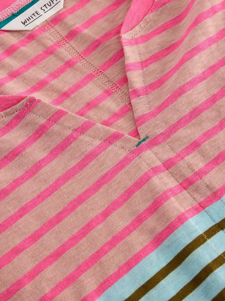NELLY NOTCH NECK TEE PINK MLT