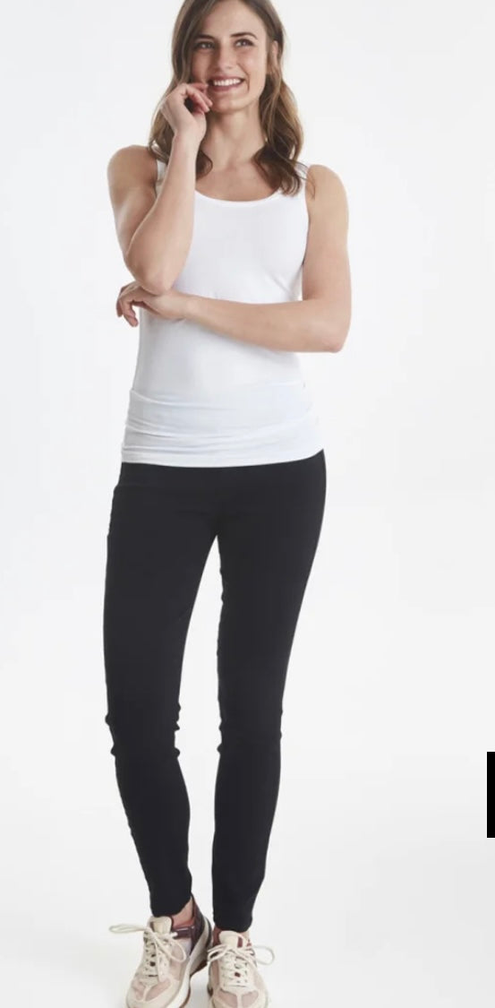 PAMILA OPTICAL WHITE LONGLINE VEST TOP