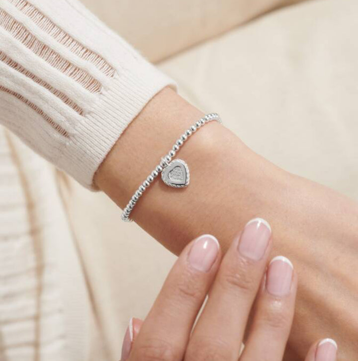 A LITTLE WONDERFUL GRANNY BRACELET
