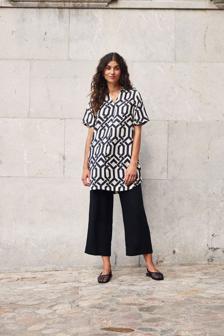 ARIANA TUNIC WHISPER WHITE BLACK