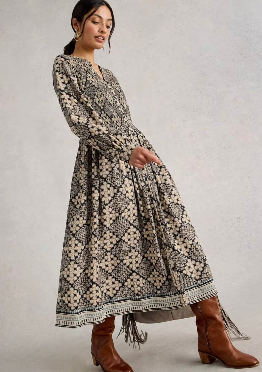 NAVY PRINT HATTIE SHIRRED DRESS