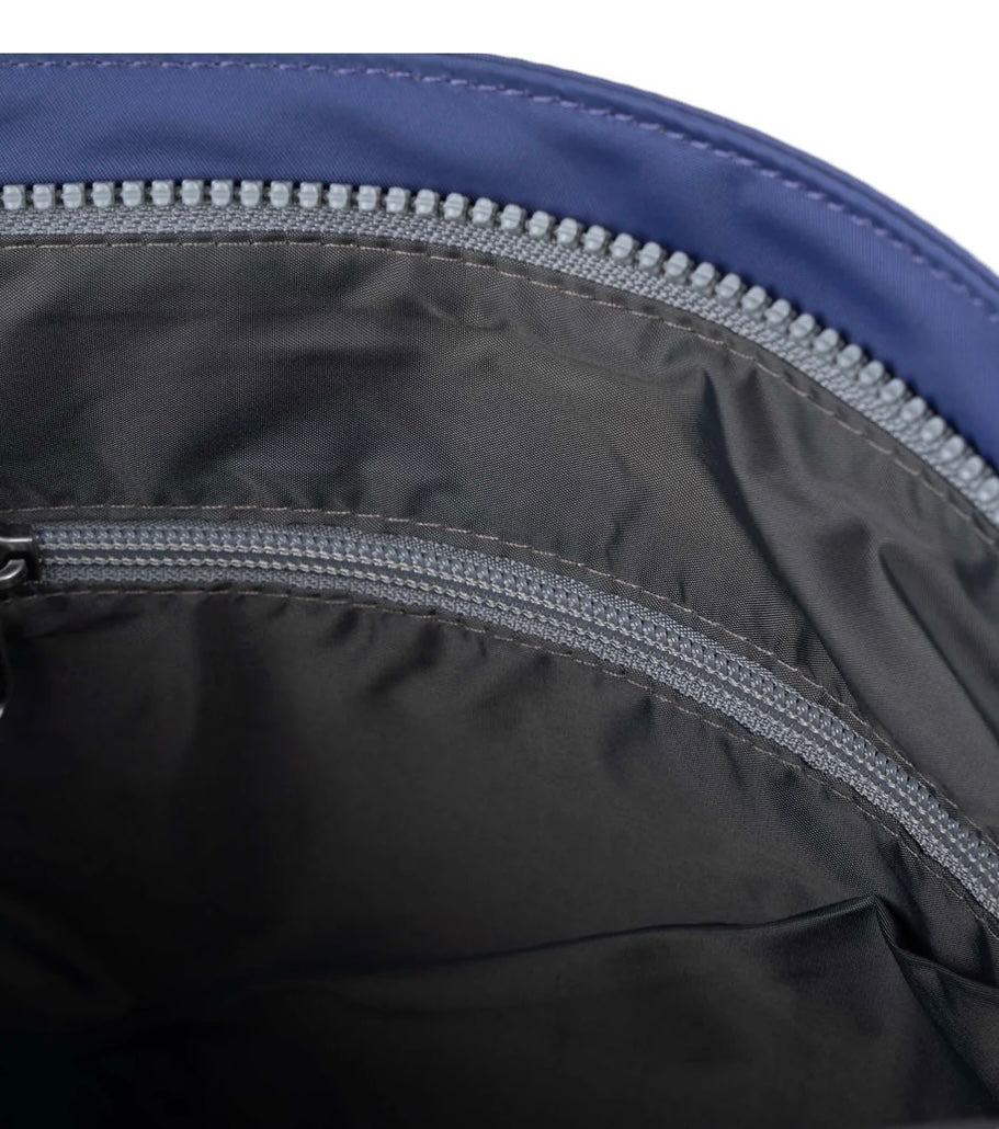 INDIGO KENNINGTON B MEDIUM RECYCLED NYLON BAG