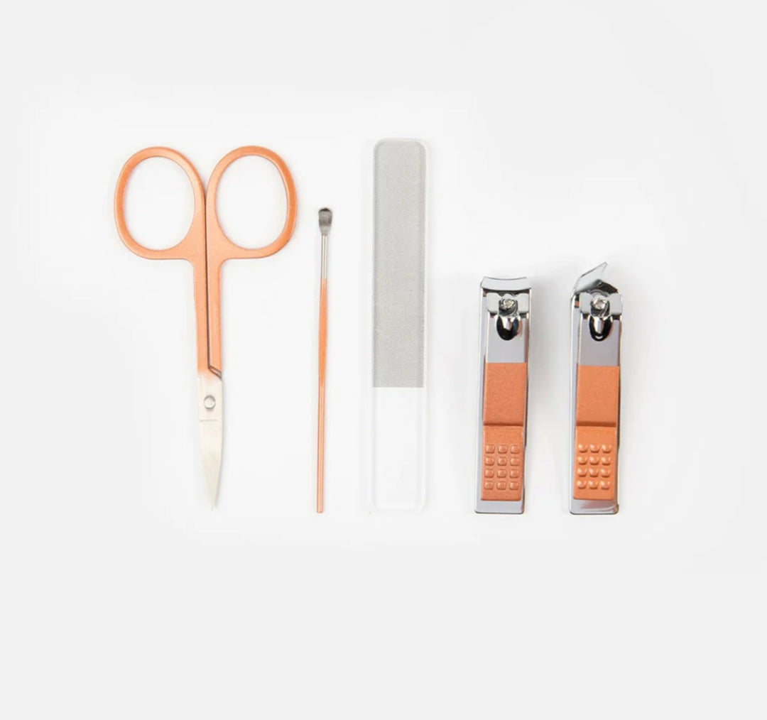 MONO HEARTS MANICURE SET