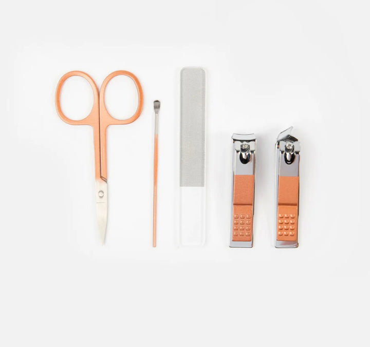 MONO HEARTS MANICURE SET