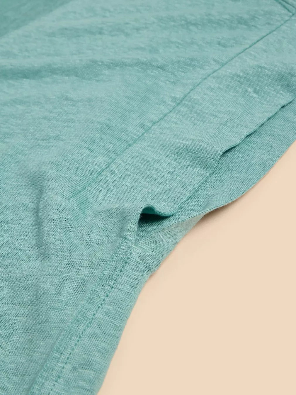 MID TEAL IVY LINEN V NECK TEE