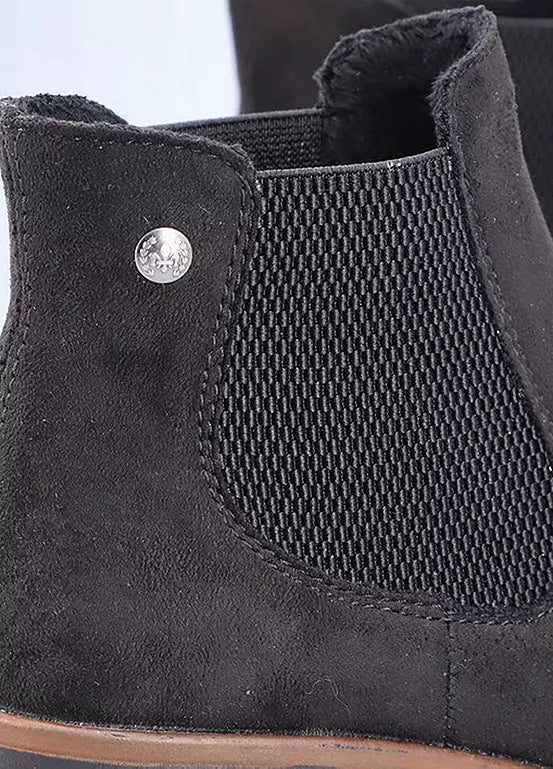 BLACK HEELED BOOT