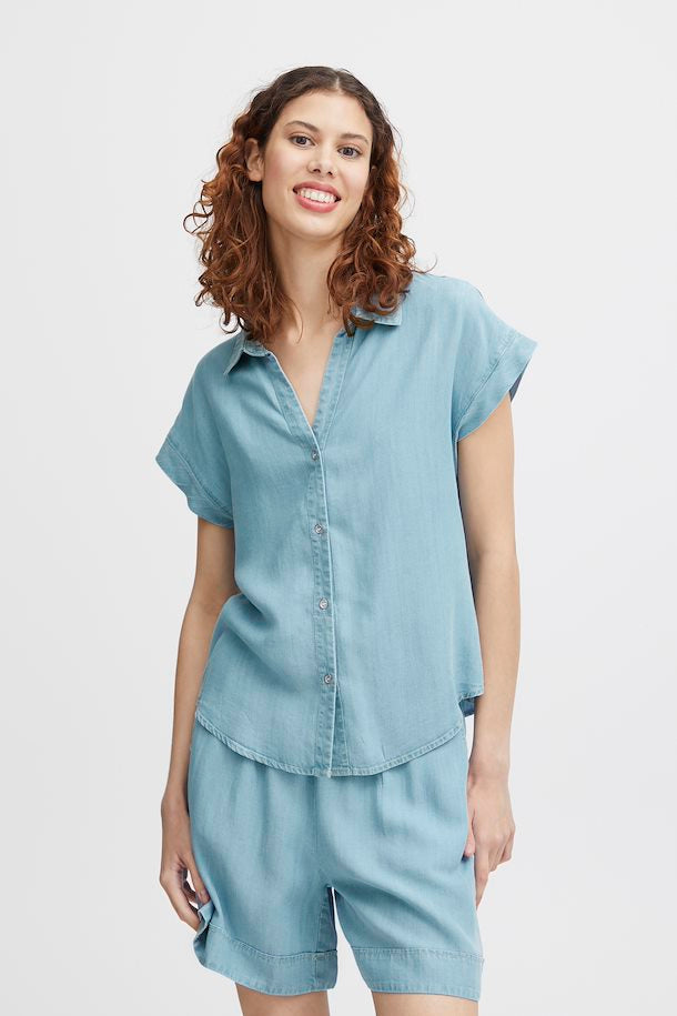 LIGHT BLUE DENIM LANA SHORT SLEEVED SHIRT