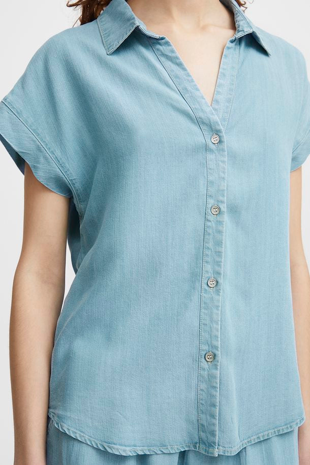 LIGHT BLUE DENIM LANA SHORT SLEEVED SHIRT