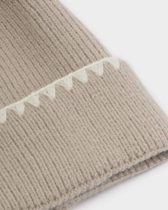 WHIPSTITCH KNITTED HAT TAUPE