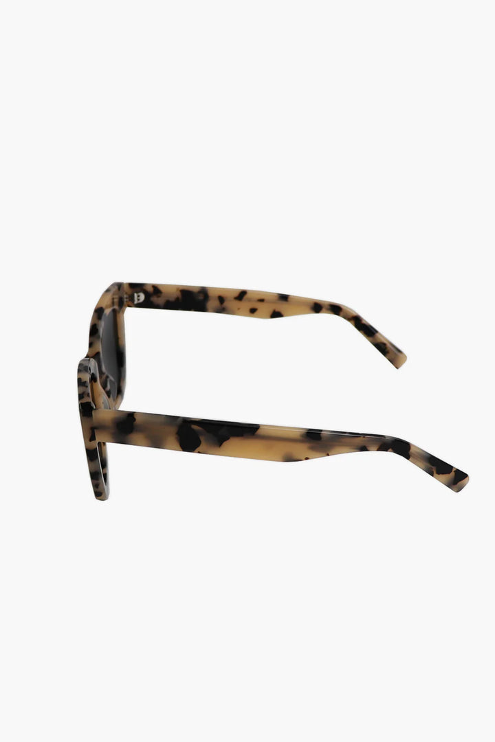 ISLAND SUNGLASSES