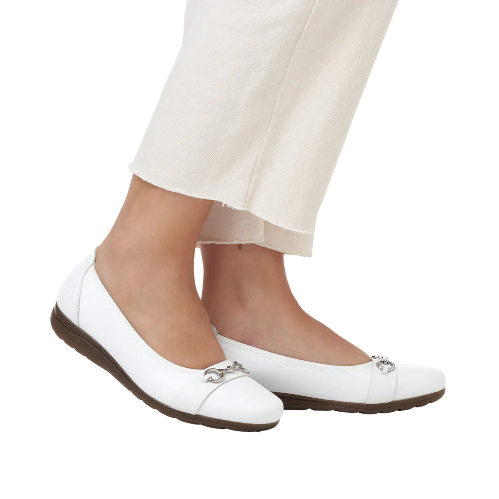 WHITE BALLET PUMP SHOE