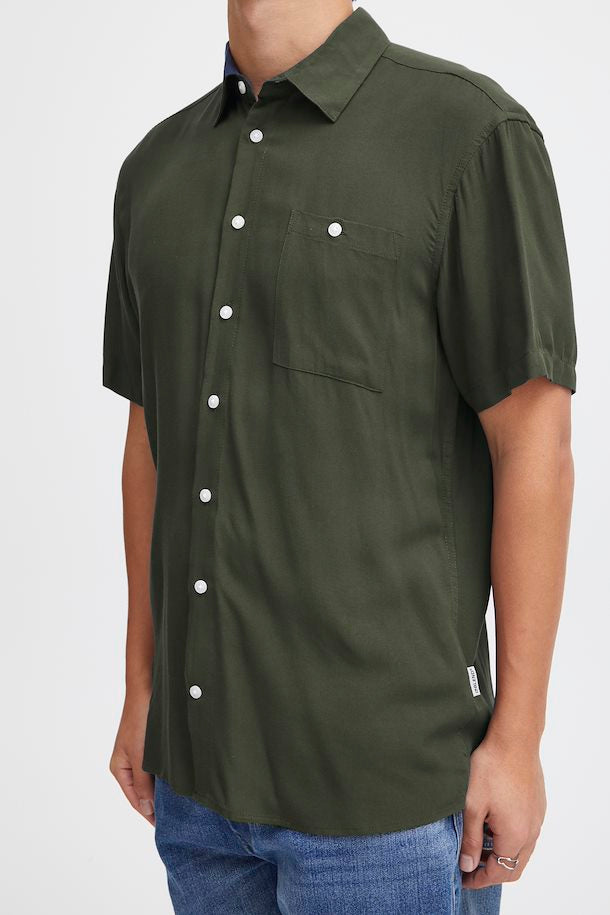 FOREST NIGHT SHORT SLEEVED SHIRT