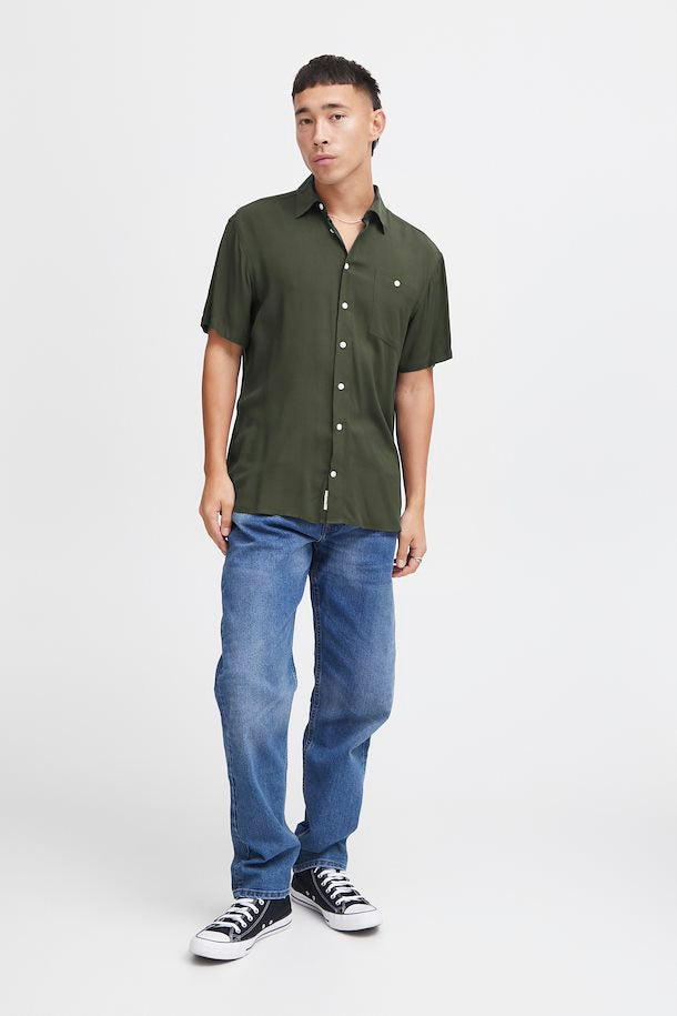 FOREST NIGHT SHORT SLEEVED SHIRT