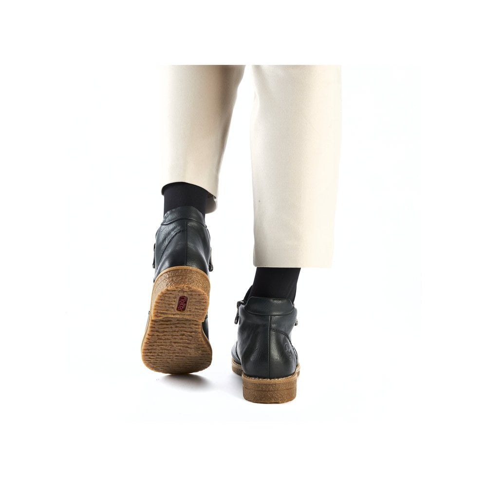 LADIES GREEN MID HEIGHT BOOTS