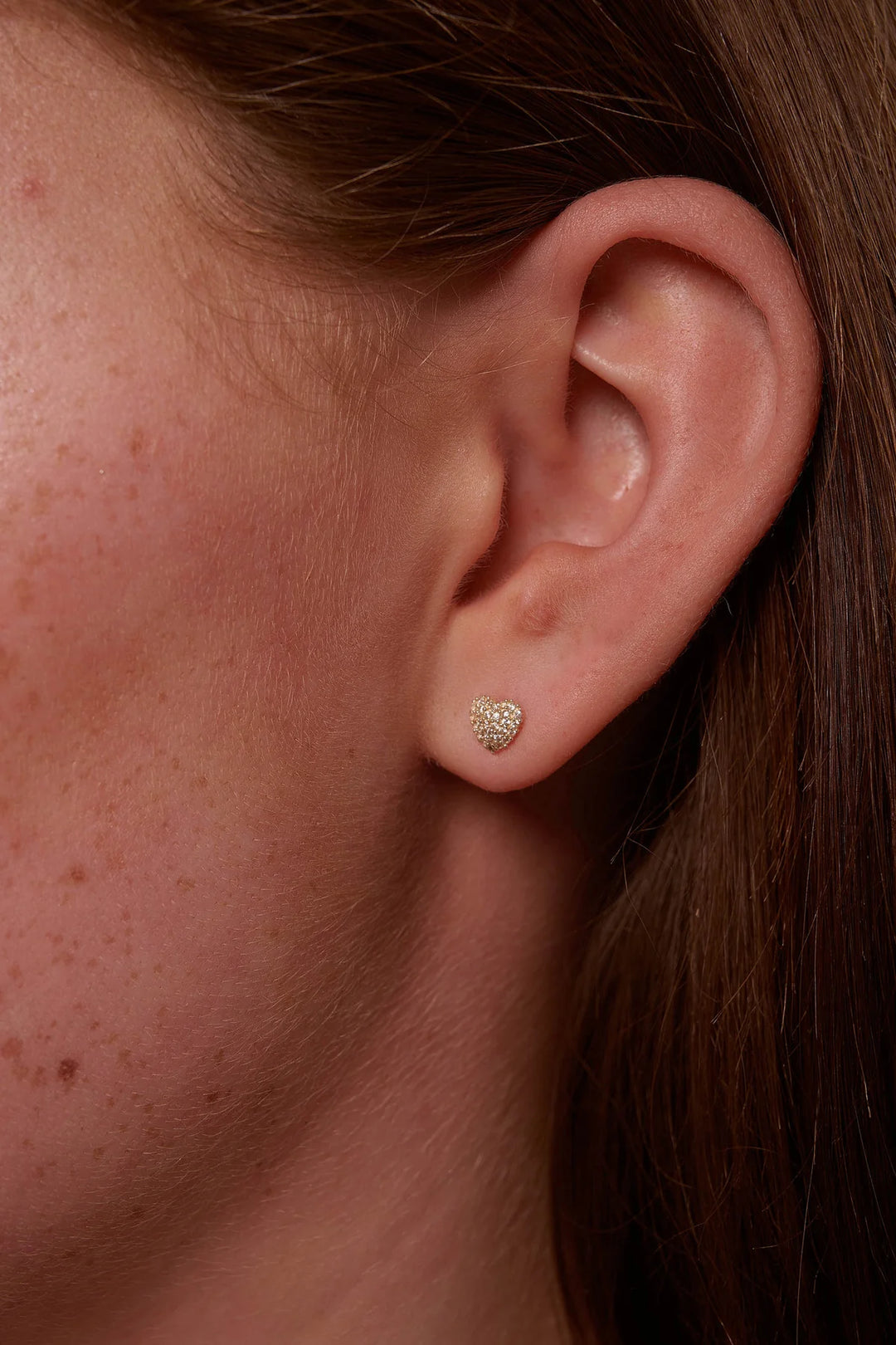 PAVE HEART EARRINGS GOLD